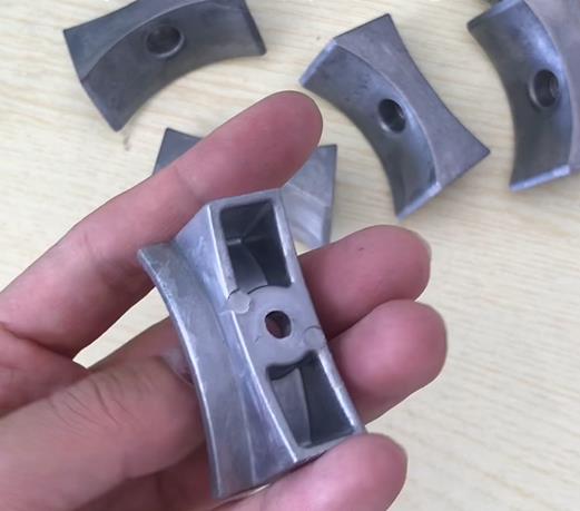 移動導塊滑塊鋁壓鑄件清洗拋光去氧化層的步驟